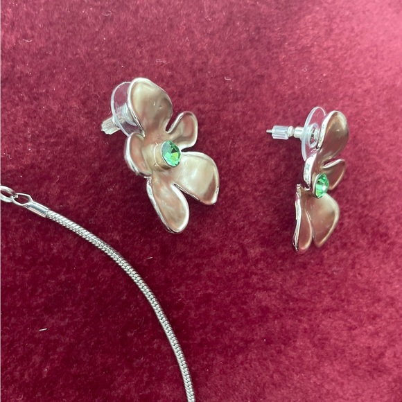 NWOT Green Sunshine Floral Necklace & Earrings. Excellent! - Picture 7 of 14